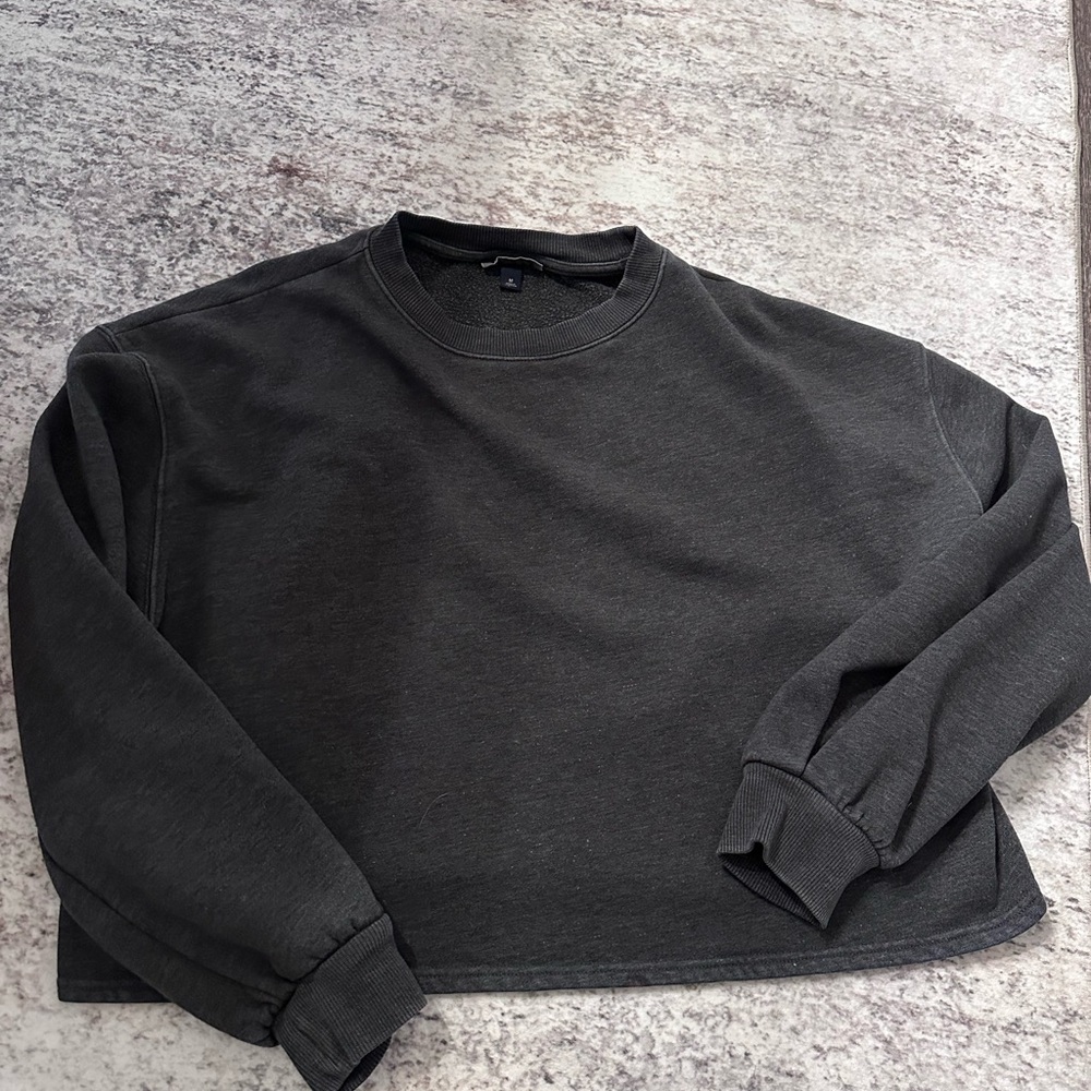 Universal Thread Women's Gray Crewneck Sweater